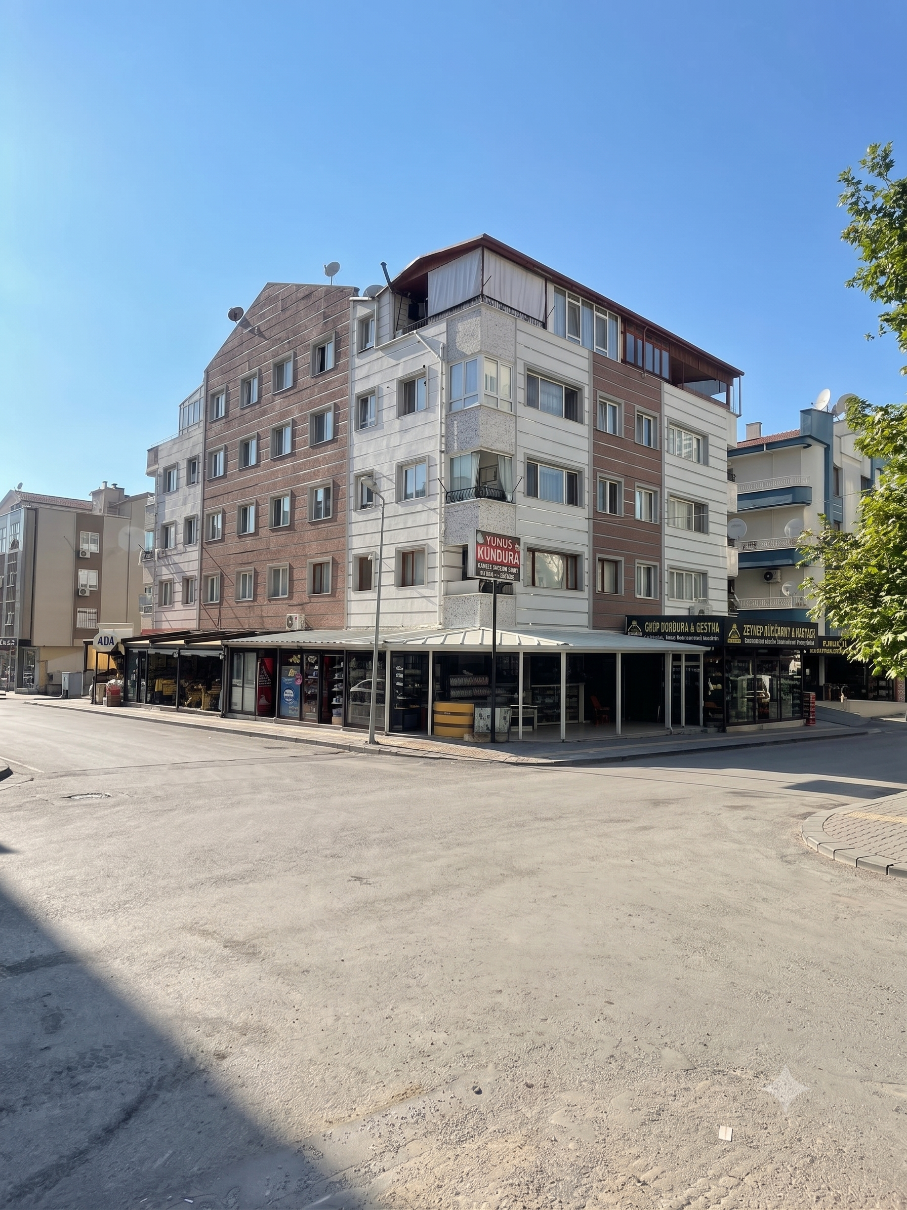 Etimesgut Elvankent' de Merkezde, Önü Açık ve Ferah 4+1 dublexFavorilerime EkleYazdırFacebook ile paylaş X ile paylaş E-posta ile gönder